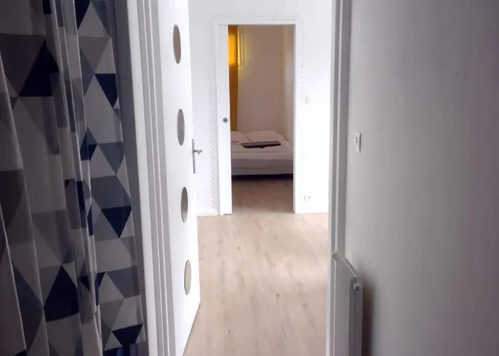 Au Bord Du Clain Parking Privatif Apartment *